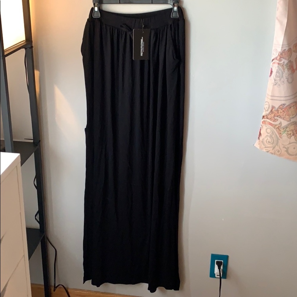 PRETTY LITTLE THING black maxi skirt